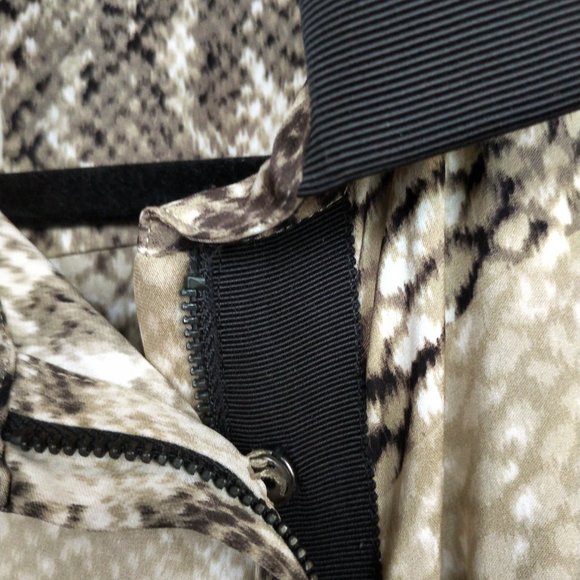Elie Tahari snake print silk blouse M - Picture 4 of 11
